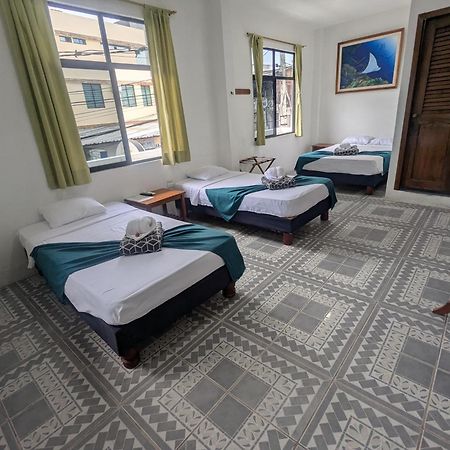 Hostal Gardner Puerto Ayora  Ngoại thất bức ảnh