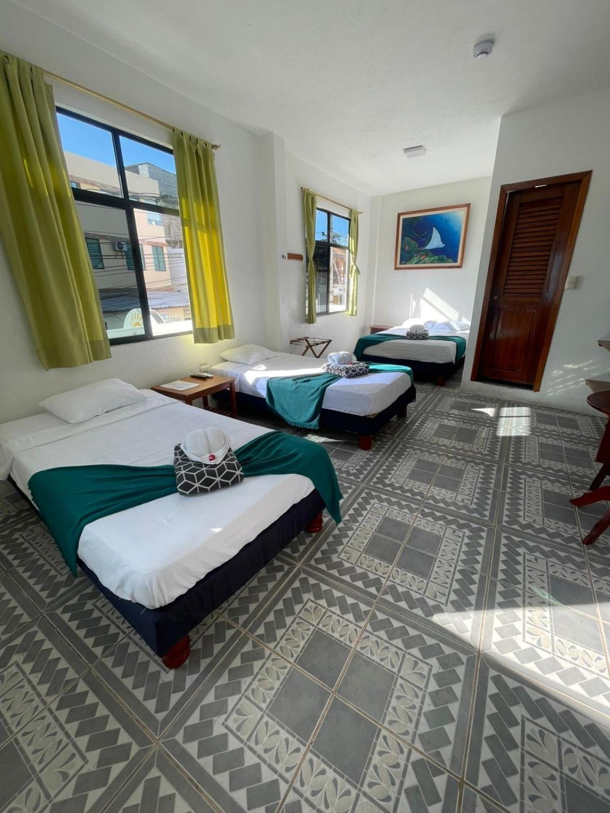 Hostal Gardner Puerto Ayora  Ngoại thất bức ảnh