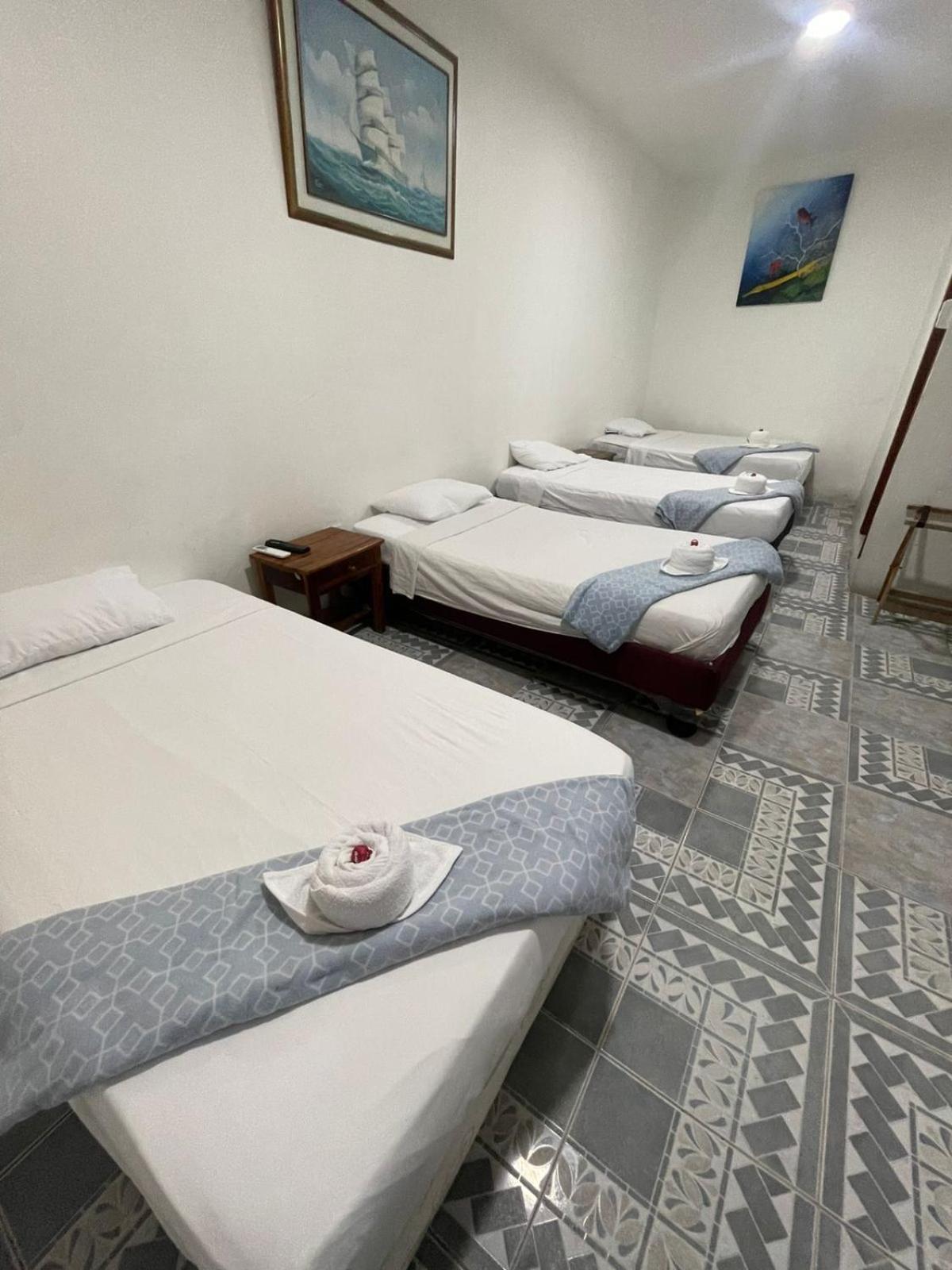 Hostal Gardner Puerto Ayora  Ngoại thất bức ảnh