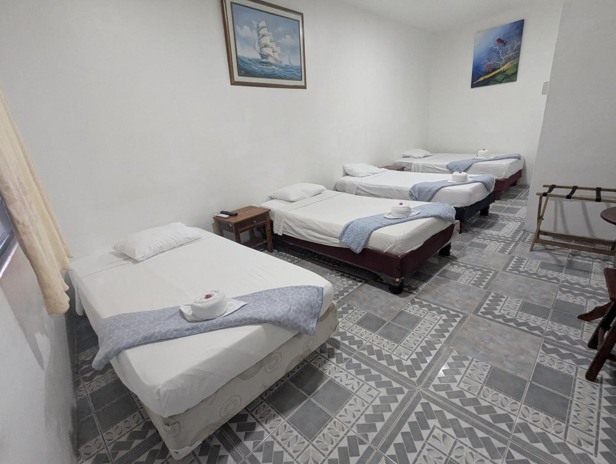 Hostal Gardner Puerto Ayora  Ngoại thất bức ảnh
